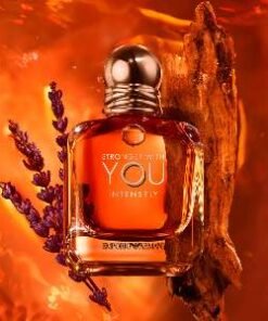 Découvrez Stronger With You Intensely Armani, un parfum masculin intense et irrésistible.